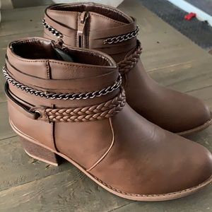 NWOT Brown Booties